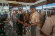 Free Nutritious Meal Distribution In Bandung