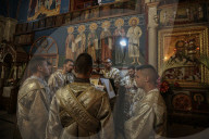 Palestinian Christians attend a Palm Sunday mass at the Greek Orthodox Saint Porphyrius Church, in Gaza CityGaza Christians observe Palm Sunday