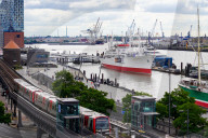 Metro Hamburg At Landungsbruecken