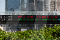 Shanghai Stocks Shows Cautious Amid Trump's Tariffs Loom