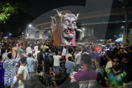 Sculpted Motif Of Ousted PM Being Taken To TSC Of Dhaka University 