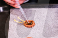 Aus Forschung und Wissenschaft: Italienische und Schweizer Wissenschaftler und Köche kreieren eine durch den EU RoboFood Finanzfond geförderte vollständig essbare KI Hochzeitstorte