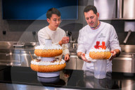 Aus Forschung und Wissenschaft: Italienische und Schweizer Wissenschaftler und Köche kreieren eine durch den EU RoboFood Finanzfond geförderte vollständig essbare KI Hochzeitstorte