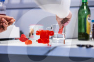 Aus Forschung und Wissenschaft: Italienische und Schweizer Wissenschaftler und Köche kreieren eine durch den EU RoboFood Finanzfond geförderte vollständig essbare KI Hochzeitstorte