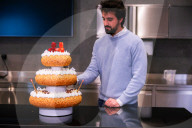 Aus Forschung und Wissenschaft: Italienische und Schweizer Wissenschaftler und Köche kreieren eine durch den EU RoboFood Finanzfond geförderte vollständig essbare KI Hochzeitstorte