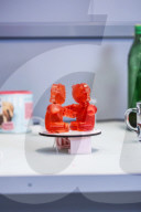 Aus Forschung und Wissenschaft: Italienische und Schweizer Wissenschaftler und Köche kreieren eine durch den EU RoboFood Finanzfond geförderte vollständig essbare KI Hochzeitstorte