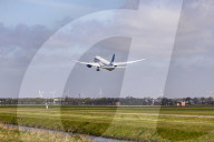 United Airlines Boeing 787 Dreamliner Departs From Amsterdam Schiphol Airport