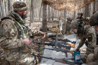 18 to 24 year old volunteers train in Ukrainian army