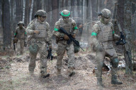 18 to 24 year old volunteers train in Ukrainian army