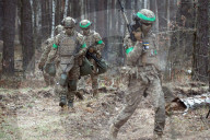 18 to 24 year old volunteers train in Ukrainian army