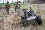 Ukraine Army trains operators of ground robotic systems