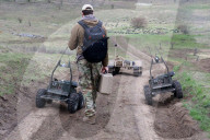 Ukraine Army trains operators of ground robotic systems