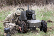 Ukraine Army trains operators of ground robotic systems