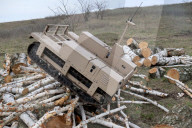 Ukraine Army trains operators of ground robotic systems