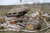 Ukraine Army trains operators of ground robotic systems