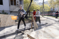 Russian Shelling Kills 1, Injures More Than 30 In Kharkiv