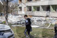 Russian Shelling Kills 1, Injures More Than 30 In Kharkiv