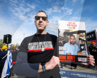 Borehamwood weekly vigil to remember Israeli hostages still in captivity and those murdered on 7th October 2023. Borehamwood, Hertfordshire, Great Britain 
18th April 2025