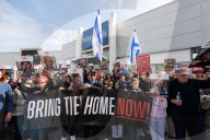 Borehamwood weekly vigil to remember Israeli hostages still in captivity and those murdered on 7th October 2023. Borehamwood, Hertfordshire, Great Britain 
18th April 2025