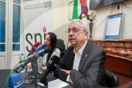 Mustafa Barghouti Holds Press Conference In Tunis