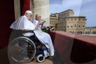 NEWS - Papst Franziskus gestorben: Papst Franziskus verkündet seine letzte Osterbotschaft Urbi et Orbi