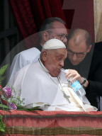 NEWS - Papst Franziskus gestorben: Papst Franziskus verkündet seine letzte Osterbotschaft Urbi et Orbi