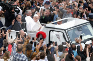 NEWS - Papst Franziskus gestorben: Papst Franziskus verkündet seine letzte Osterbotschaft Urbi et Orbi