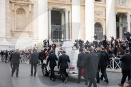 NEWS - Papst Franziskus gestorben (Archiv): Schweizergarde im Einsatz beim Personenschutz im Vatikan 2019