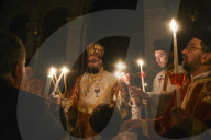 Greek Orthodox in Paris celebrate Resurrection