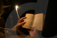 Greek Orthodox in Paris celebrate Resurrection