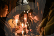 Greek Orthodox in Paris celebrate Resurrection