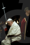 Pope leads Via Crucis procession