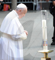 Pope Francis conducts service at 9/11 Memorial and Museum