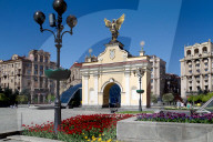 Tulips in full blossom in Kyiv’s Maidan Nezalezhnosti