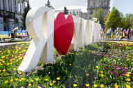 Tulips in full blossom in Kyiv’s Maidan Nezalezhnosti