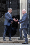 Kier Starmer welcomes New Zealand PM Christopher Luxon to No10