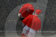 NEWS - Tod von Papst Franziskus : Überführung des Sarges in den Petersdom