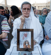 People's Pope Francis Mourned in Italy
