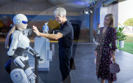 Robot car sales assistant 