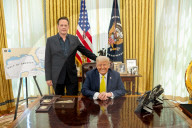 Actor Vince Vaughn And Family Visits President Trump