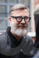 Stasera C'è Cattelan Su Raidue Tv Show Guest Arrivals In Milan
