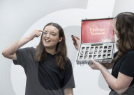 Bekommt ihre eigene Madame Tussauds Wachsfigur: 'The Last Of Us' Star Bella Ramsey wird in London exakt vermessen