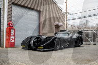 Inklusive funktionsfähigem Flammenwerfer: Mecum Auctions, Inc. in Walworth, Wisconsin versteigert eine Batmobile Replik aus dem 1989er Film von Tim Burton
