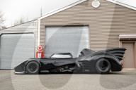 Inklusive funktionsfähigem Flammenwerfer: Mecum Auctions, Inc. in Walworth, Wisconsin versteigert eine Batmobile Replik aus dem 1989er Film von Tim Burton