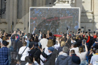 NEWS - Papst Franziskus gestorben: Petersplatz -  Überführung des Leichnams von Papst Franziskus in die Basilika