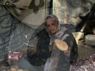 Gazans manufacture clay ovens for cooking