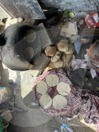 Gazans manufacture clay ovens for cooking