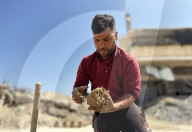 Gazans manufacture clay ovens for cooking