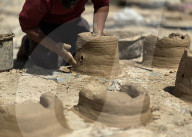 Gazans manufacture clay ovens for cooking