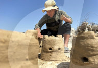 Gazans manufacture clay ovens for cooking
